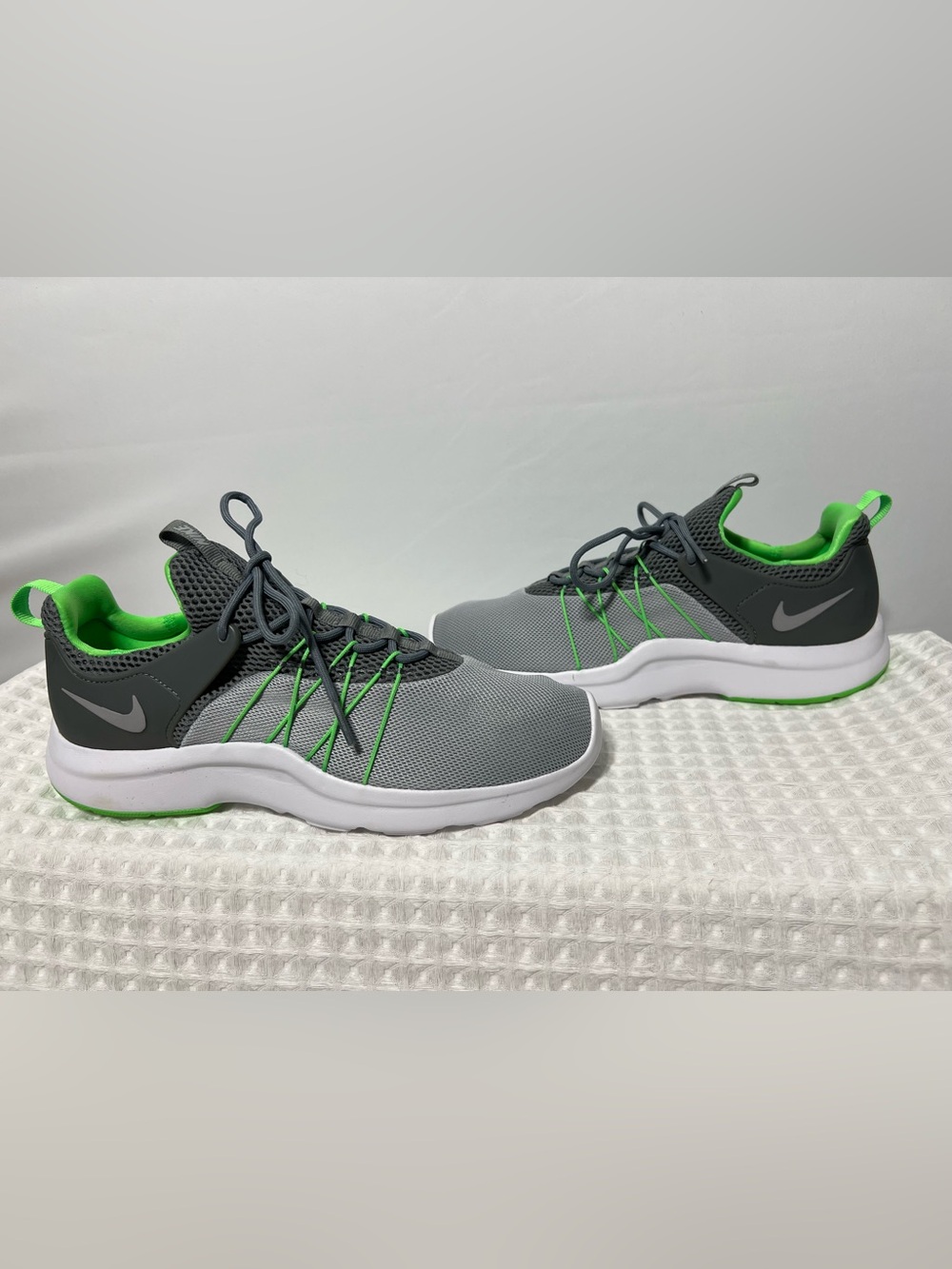 Nike Men's Darwin Wolf Grey Sneakers